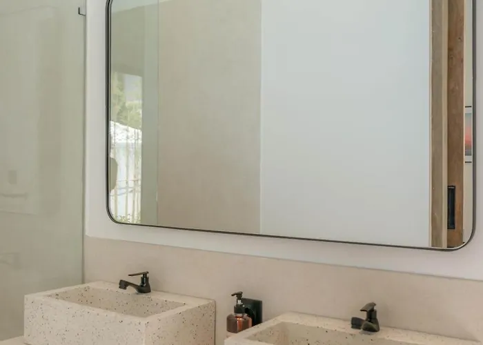Casa Kami - Modern Serenity 2 Bedroom Haven In Pererenan Villa